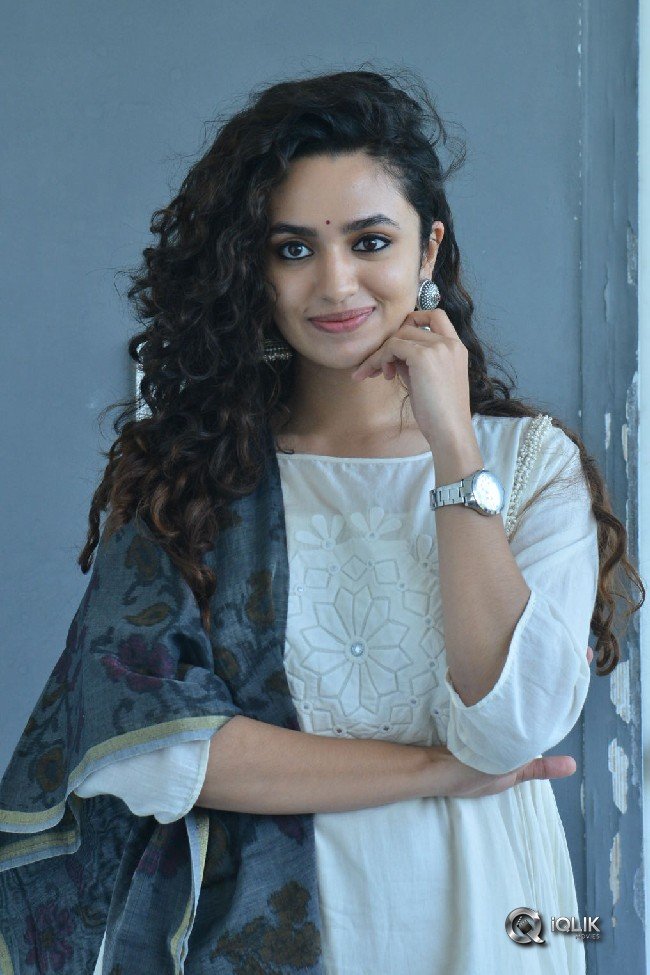 Malavika-Nair-New-Stills